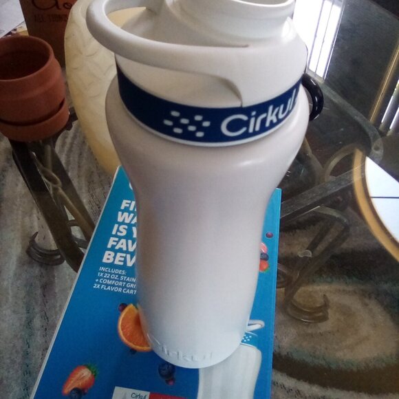 🎉CIRCUL Stainless Steel Water bottle🎉 22oz Set with (2) flavor beverage🎉 - Picture 4 of 14